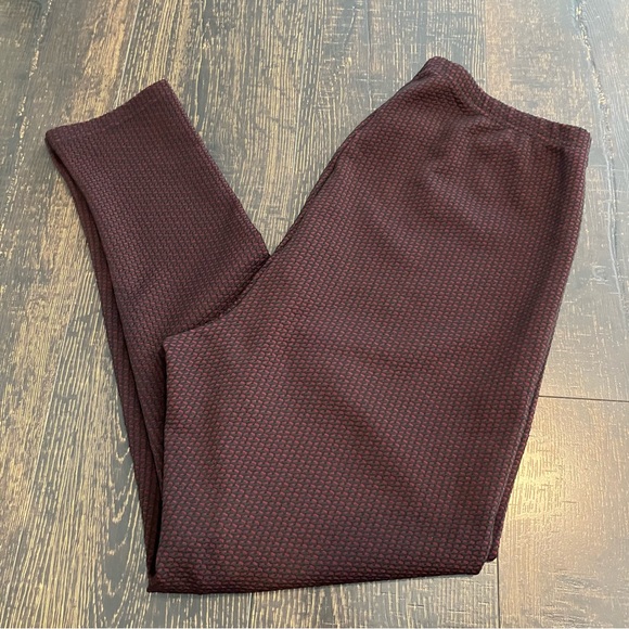 Love & Legend | Burgandy & Black high rise leggings - Picture 1 of 9